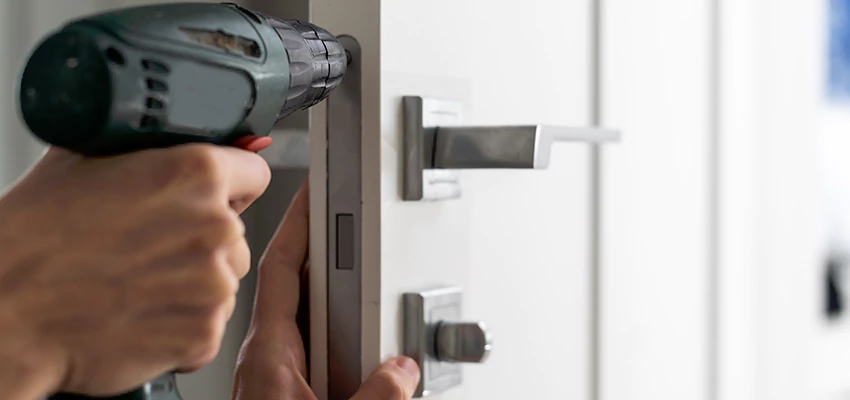 Locksmith For Lock Replacement Near Me in La Mirada, CA