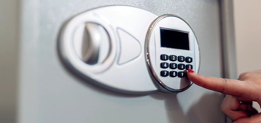 Jewelry Safe Cracking in La Mirada, California