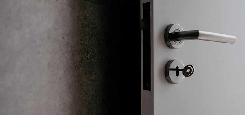 Front Door Handle Repair And Installation in La Mirada, CA