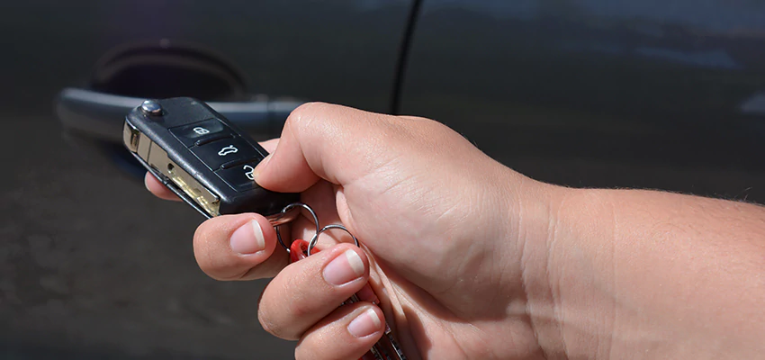 Car Door Unlocking Locksmith in La Mirada, California